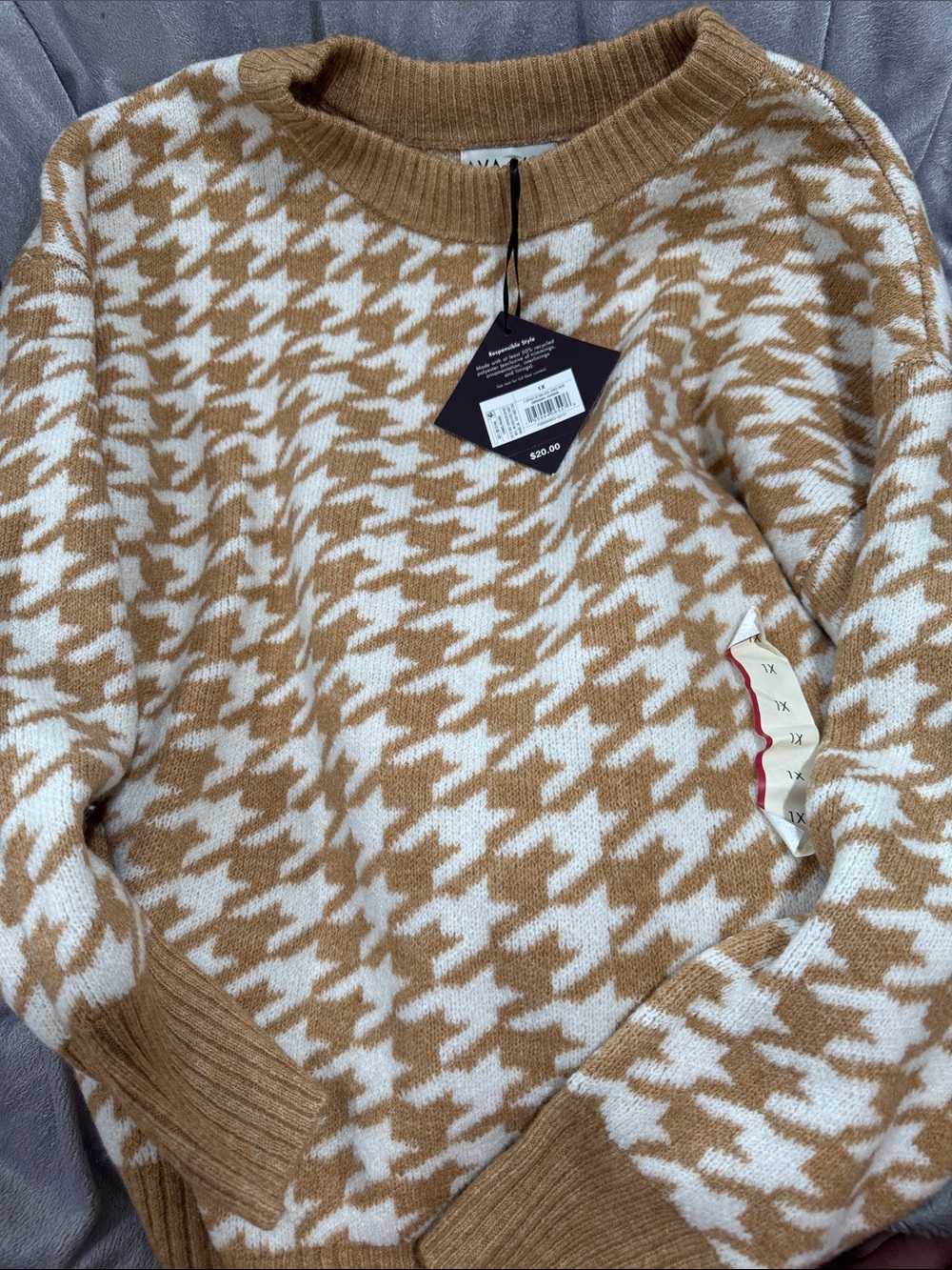 Ava & Viv Camel and Cream Houndstooth Crewneck Sweater